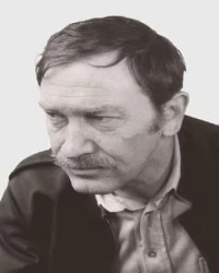 TURGUT UYAR