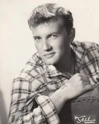 GÖKSEL ARSOY