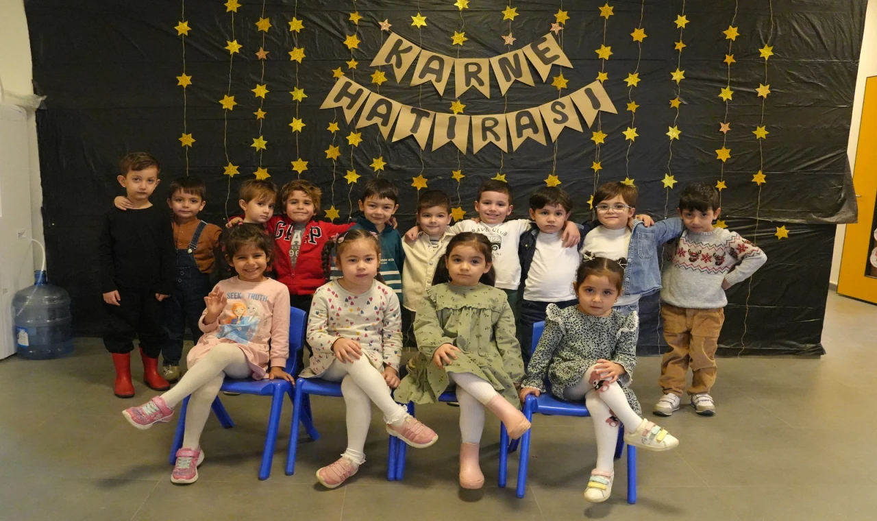 Ataşehirli miniklerin karne sevinci