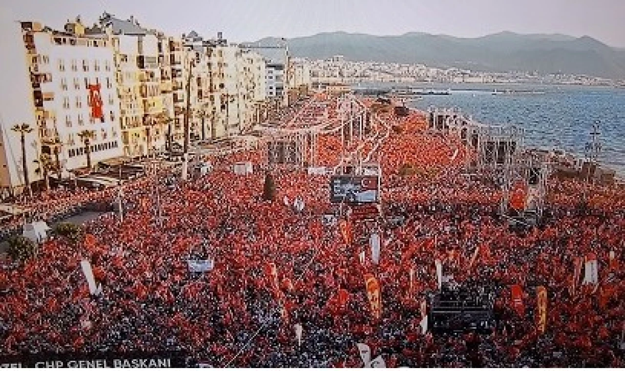 CHP Lideri Özel, İzmir Mitingi'nde gündemi sarstı!