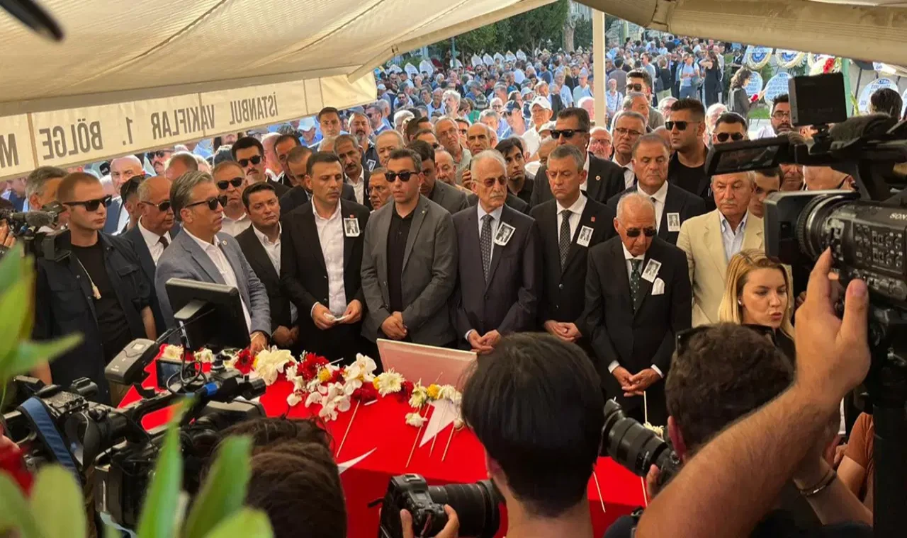 ALTAN ÖYMEN toprakla buluşturuldu