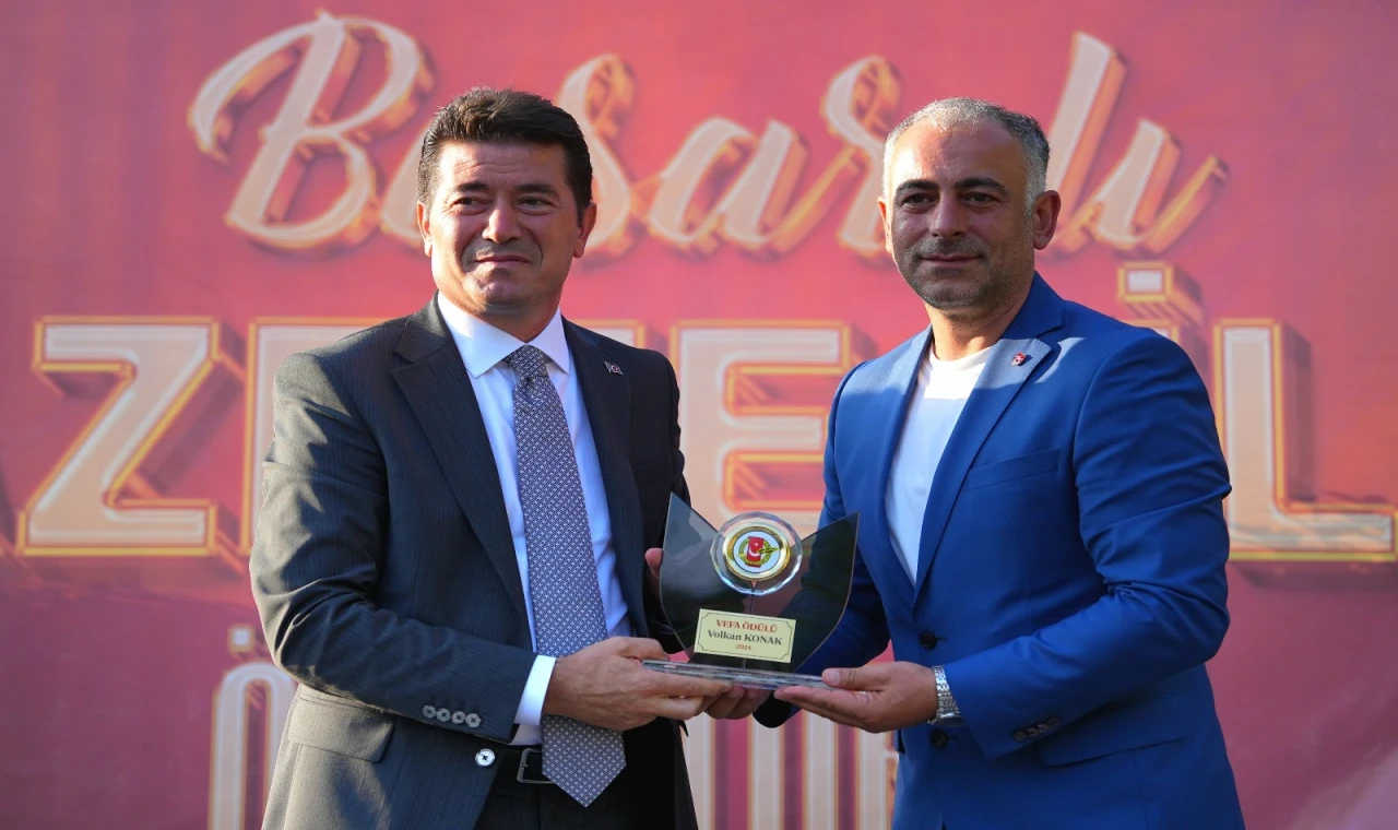 Trabzon Gazeteciler Cemiyeti başarılı gazetecileri ödüllendirdi
