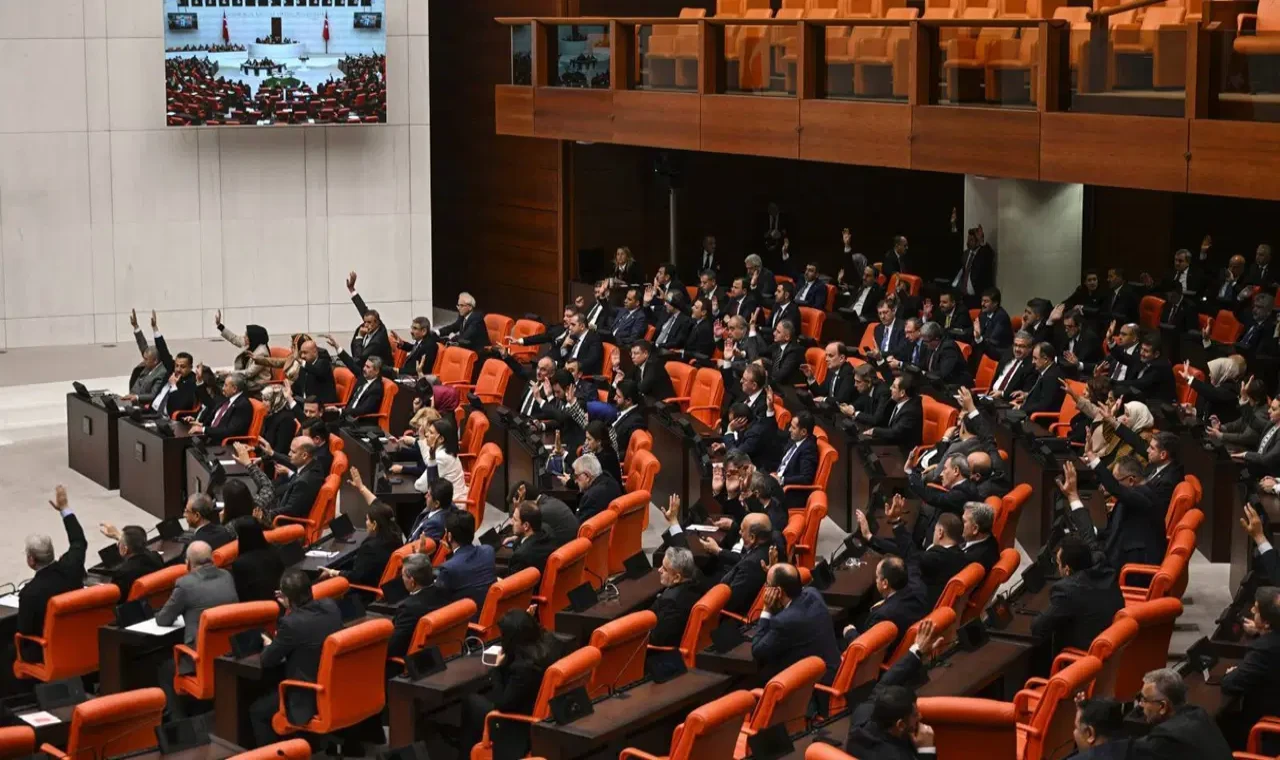 Zeytinliklerin madenciliğe açılmasını öngören kanun teklifi kabul edildi