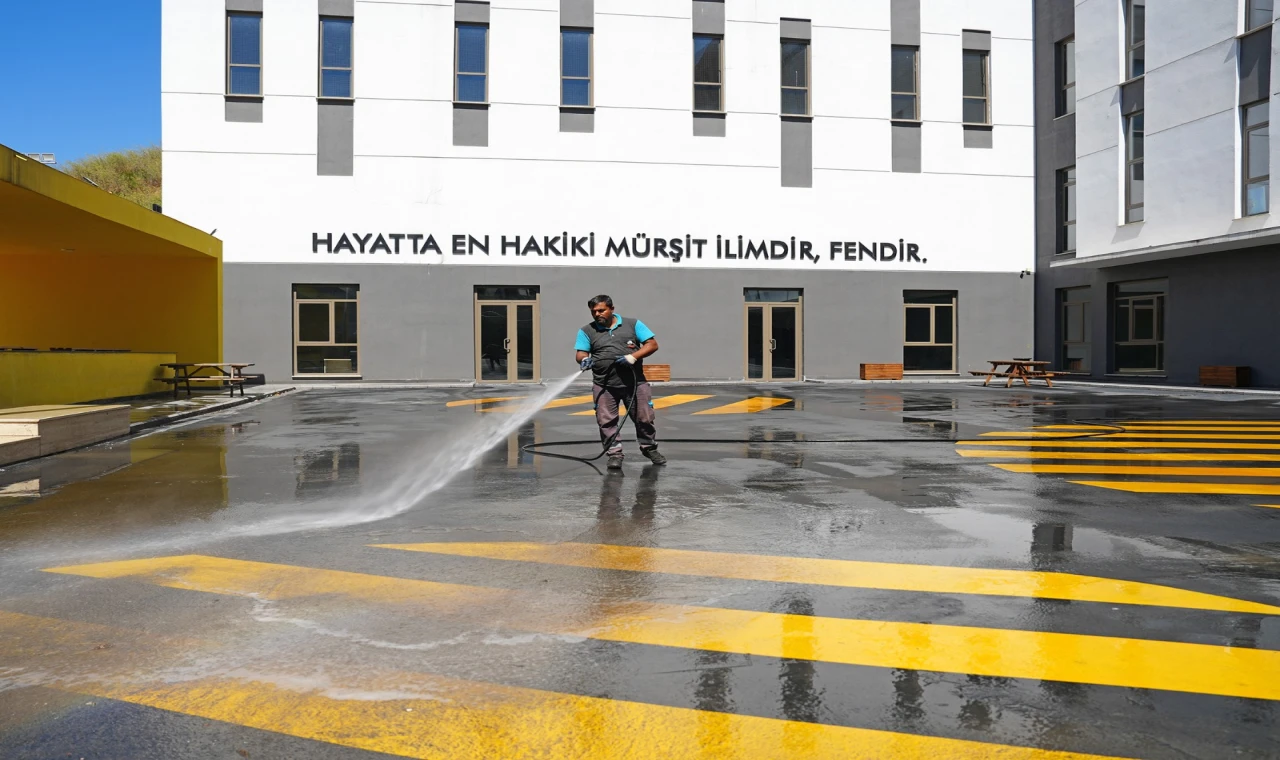 Ataşehir'de yerel yönetim okulları yeni döneme hazırlıyor