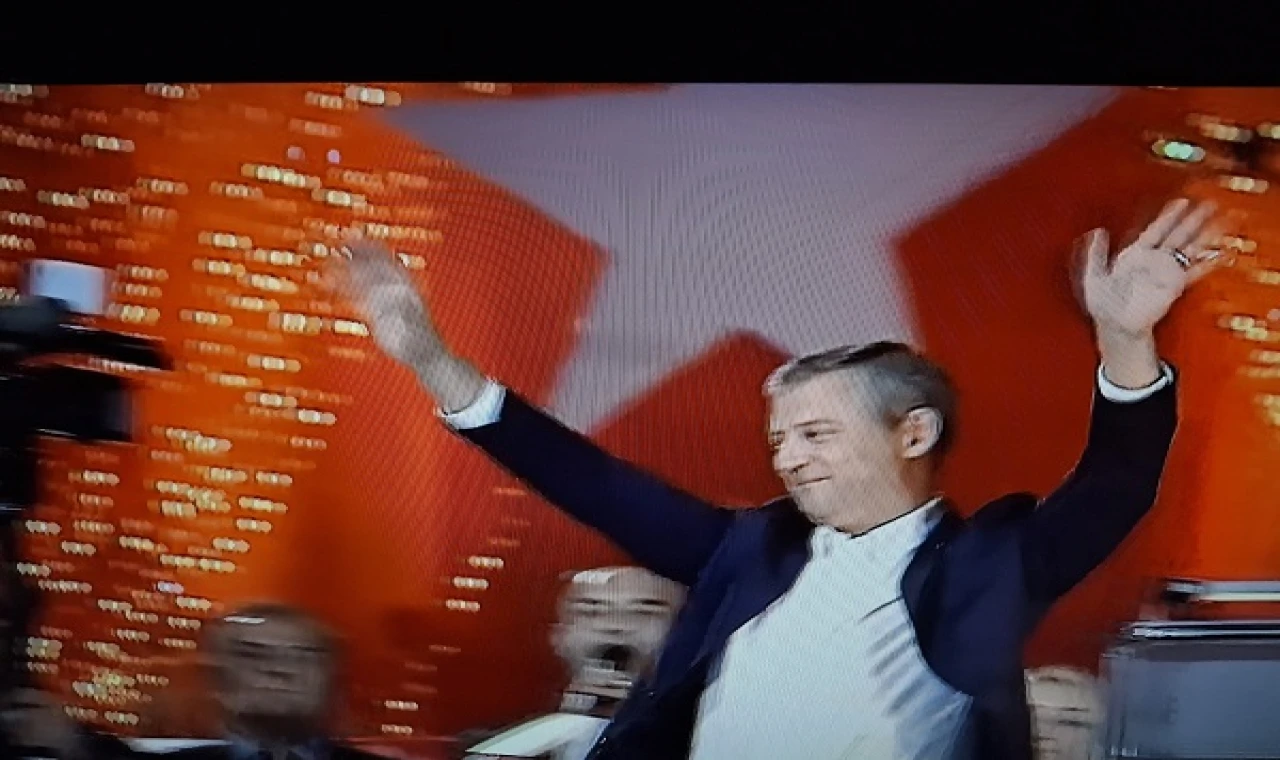 CHP LİDERİ ÖZEL, 50. EYLEMDE BEYOĞLU'NDA