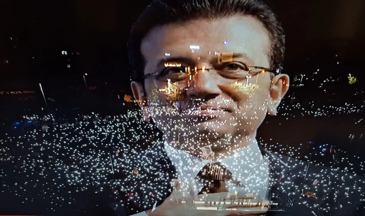 Özel 'Kutuplaşmayacağız, kucaklaşacağız' diye Tuzla'ya çağırdı