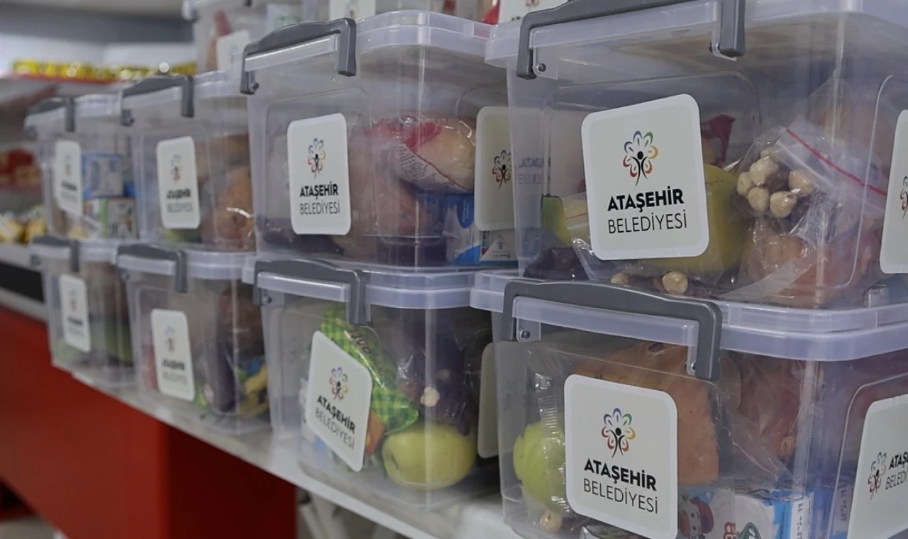 Ataşehir Belediyesi’nden öğrencilere destek