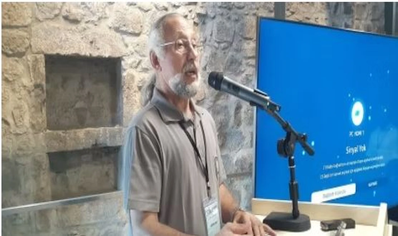 Belgelikten: Prof. Aydın Ayan 'Bedri Rahmi resme de şiire de renk kattı' dedi