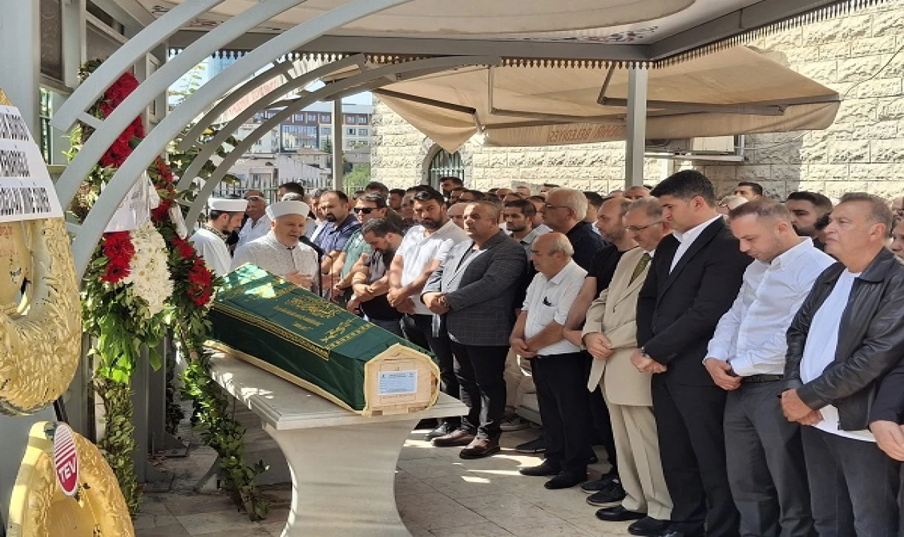 Gazeteci Recep Kenan 'arkadaşlarınca' uğurlandı