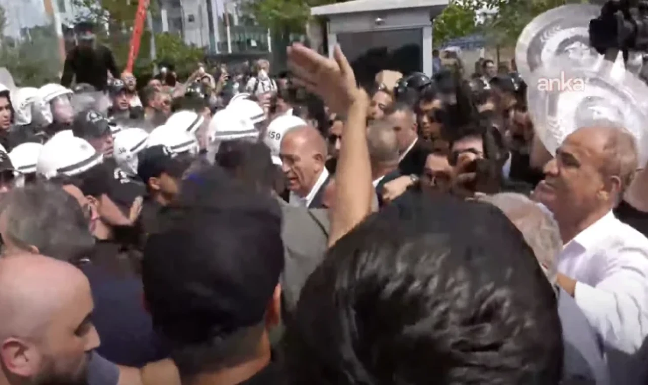 Gürsel Tekin CHP İstanbul İl binasına ancak polis zoruyla girebildi