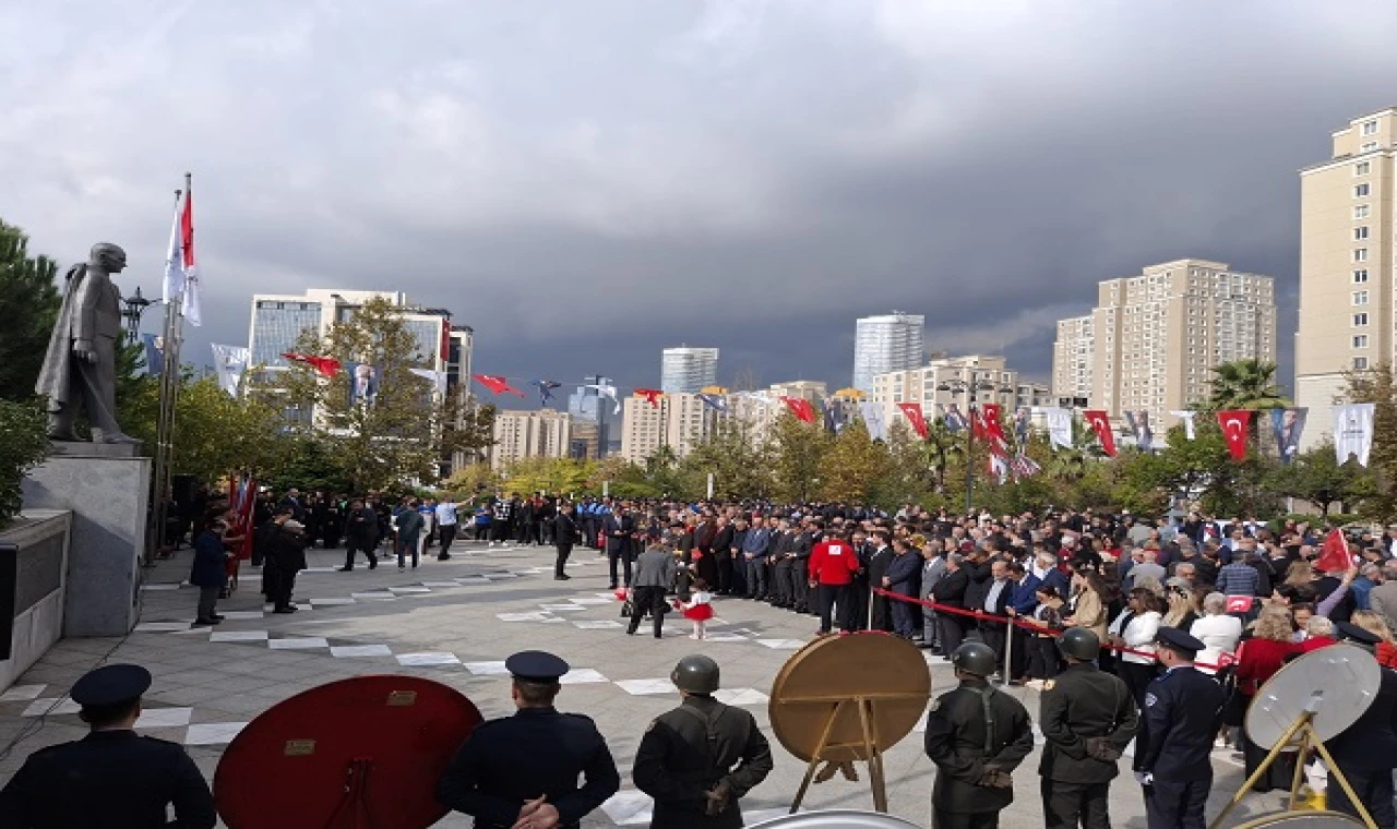 Cumhuriyet Bayramı kutlamaları Ataşehir'de de başladı