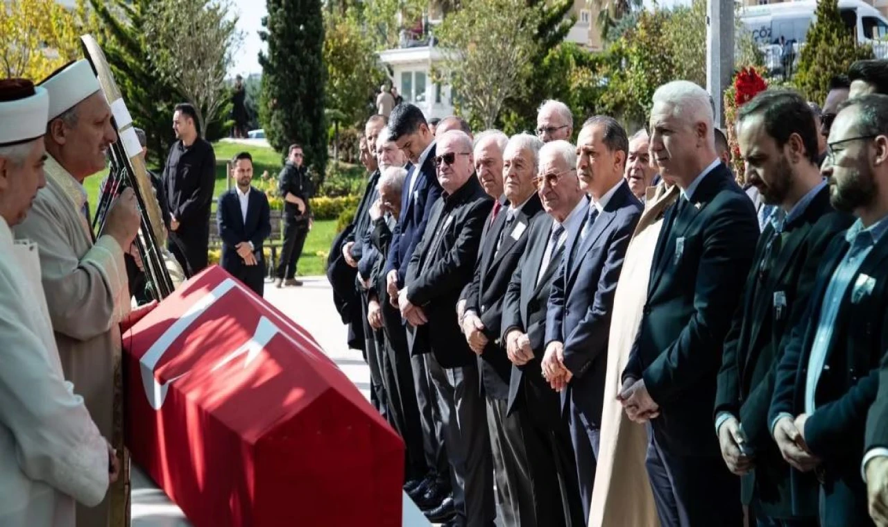 Emekli Vali Alaaddin Yüksel, son yolculuğuna Ataşehir'den uğurlandı