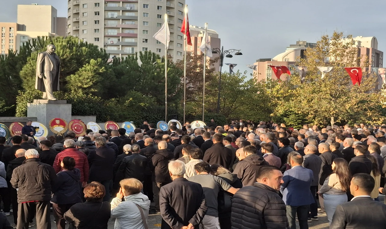 9'u 5 geçe yaşam sevgi/saygı adına durdu