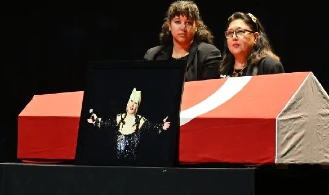 Muazzez Abacı'ya AKM'de veda töreni