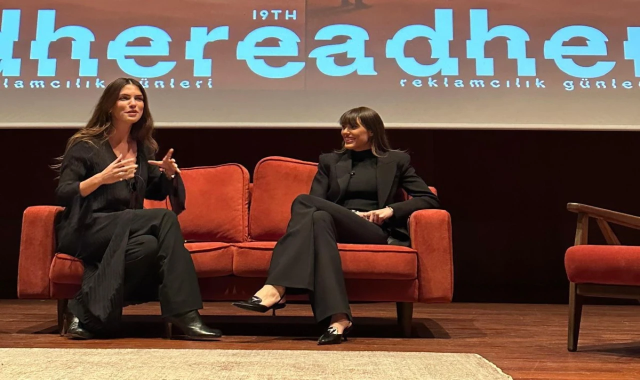 Sanatçı Dilan Çiçek Deniz 'reklamcılık günleri'nin konuğu oldu