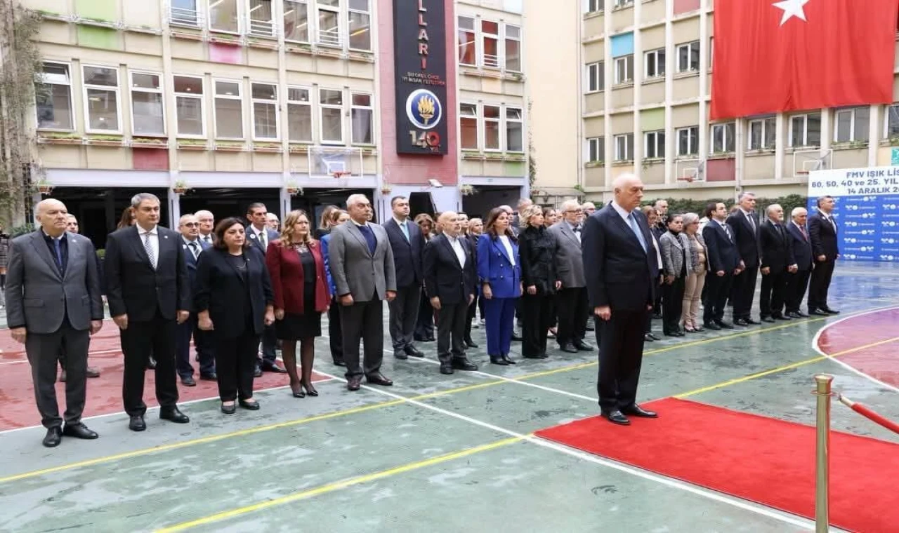 FMV IŞIK OKULLARI 140. YILI KUTLADI