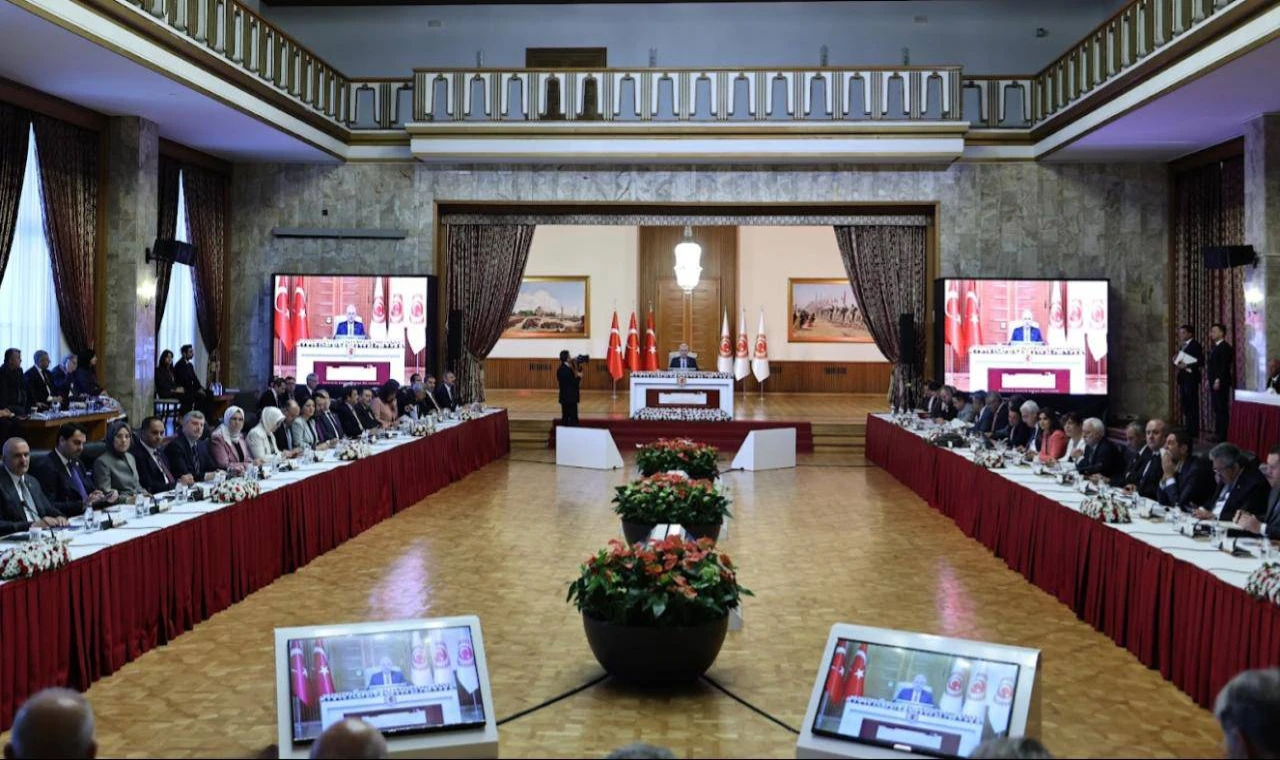 Komisyonda oylama tamamlandı: Rapor, 47 kabul, iki ret ve bir çekimser oyla geçti