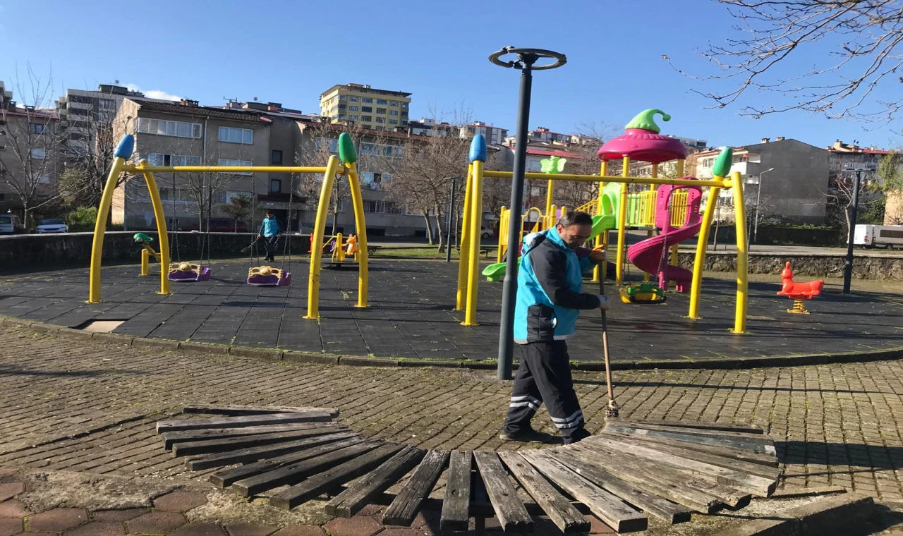 Ortahisar'da park ve bahçelerde bahar bakımi