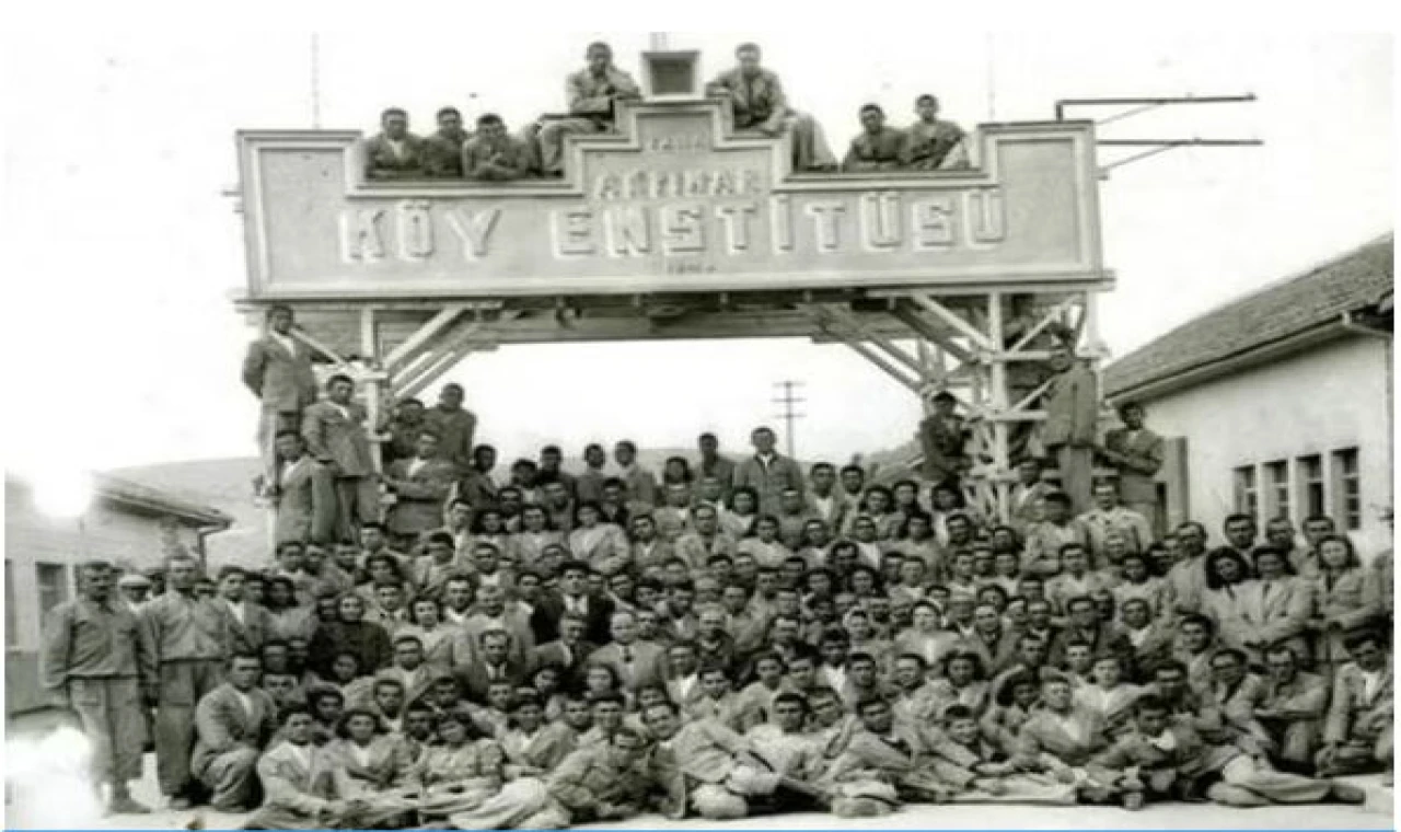 86 YIL ÖNCE YAKILAN IŞIK: KÖY ENSTİTÜLERİ