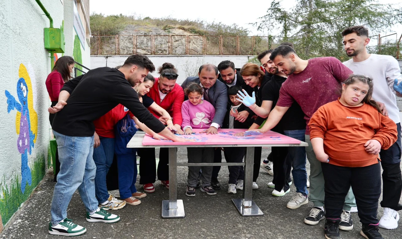 Otizm farkındalığı için Ortahisar'da anlamlı etkinlik