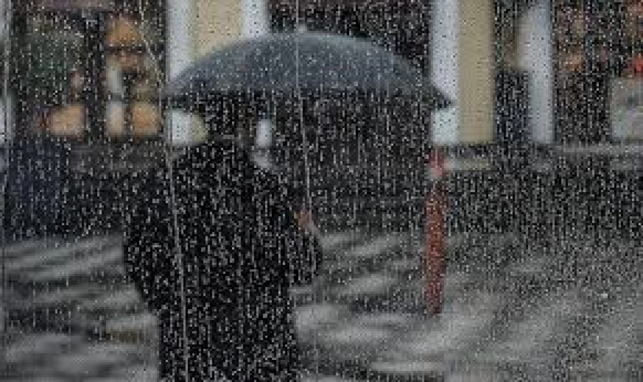 Meteoroloji uyarıyor: Yağışlı hava var, sel ve heyelanlara dikkat