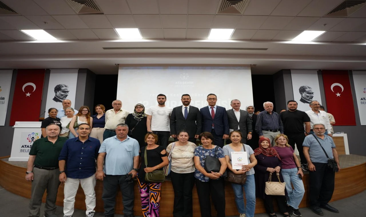 Ataşehir'de 8 gecekondu sahibi daha yeni evlerine kavuştu