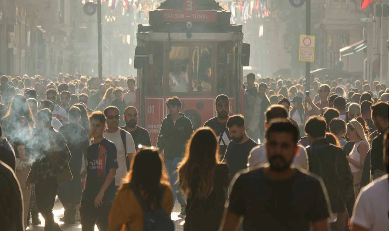 Nisan felaketler ayı: İşsizlikte patlama olmuş ama Bakanlar sevinç içinde