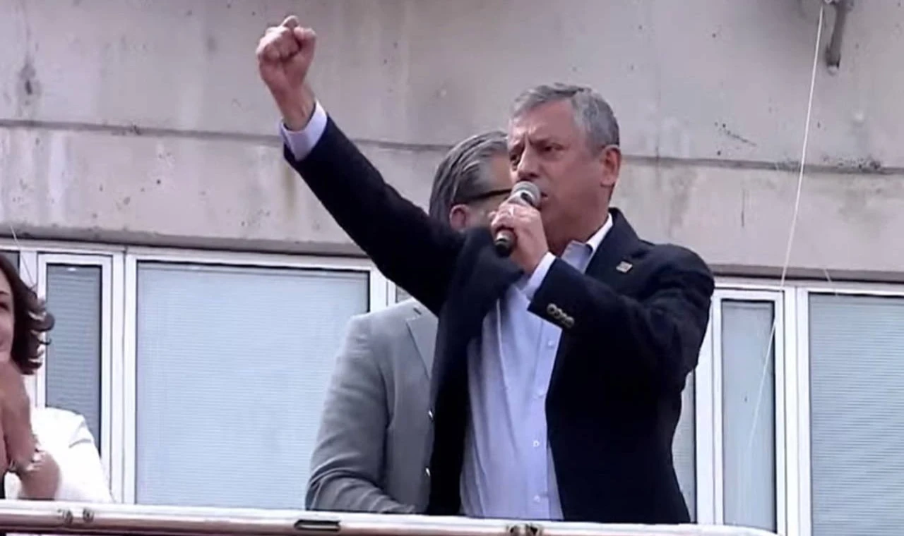 Özgür Özel Lüleburgaz'da: 'Kayyım gidecek biz geleceğiz' değil, 'Tayyip gidecek biz geleceğiz' meselesi...