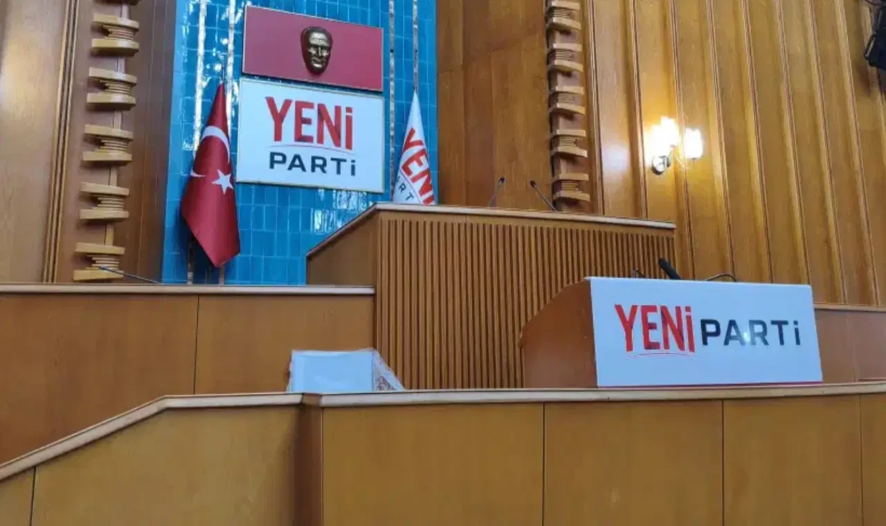 CHP'den peş peşe istifalar, YENİ Parti'ye geçişler sürüyor