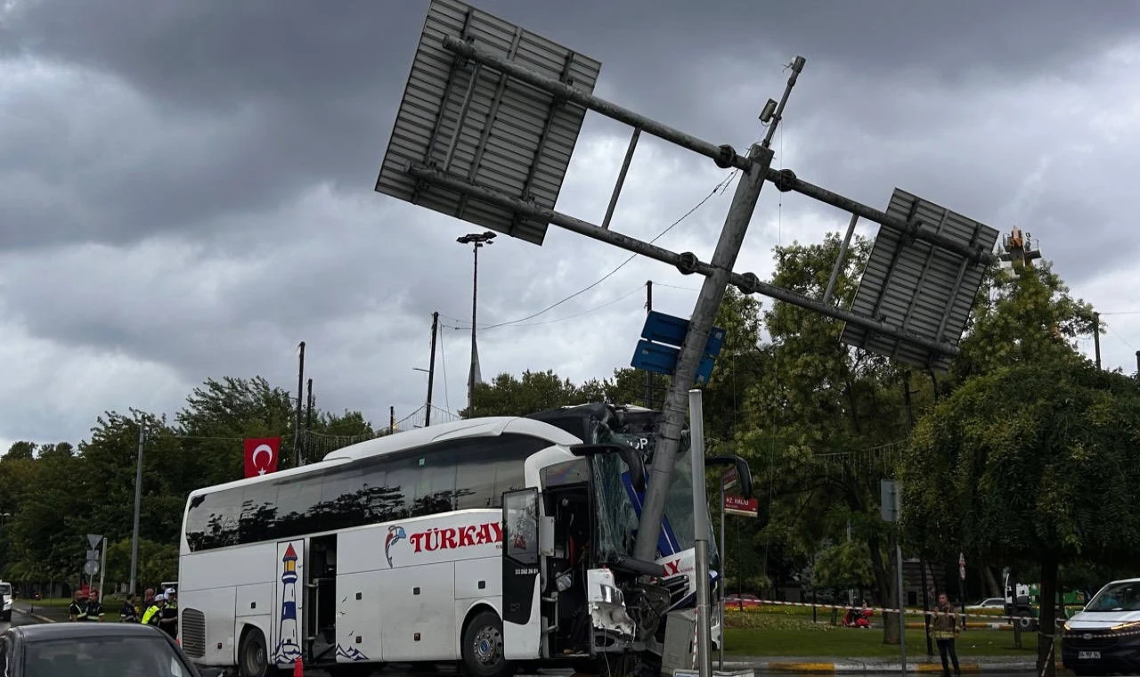 İstanbul'da otobüs kazası, 2'si ağır 30 yaralı