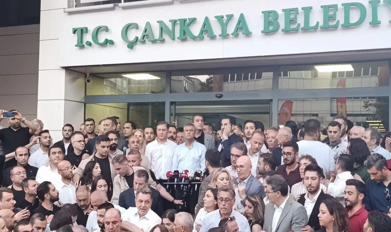 Özel Çankaya'da konuştu: 'Partimizin evladına sahip çıkmaya geldik'