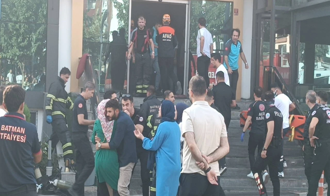 Batman'da spor salonunda yangın çıktı, iki kişi öldü