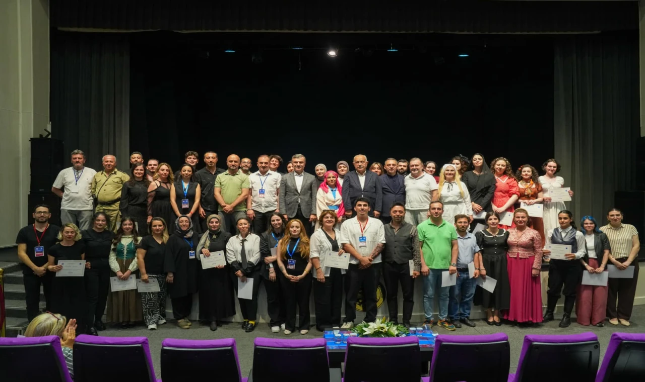 Trabzon BB Şehir Tiyatrosu sezona damga vurdu