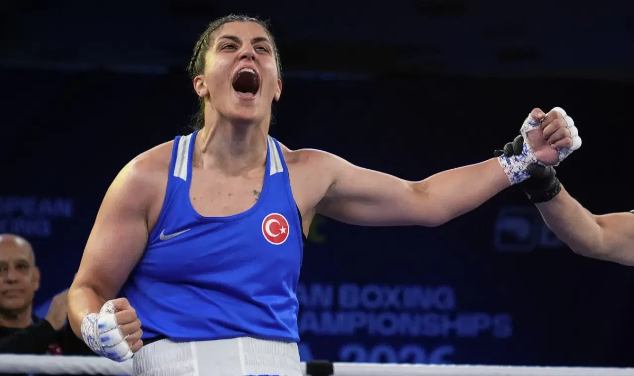 Busenaz Sürmeli finalde, Esra Yıldız yarıfinalde