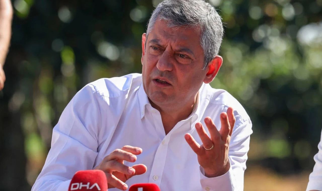 Özgür Özel Mansur Yavaş'ı işaret etti
