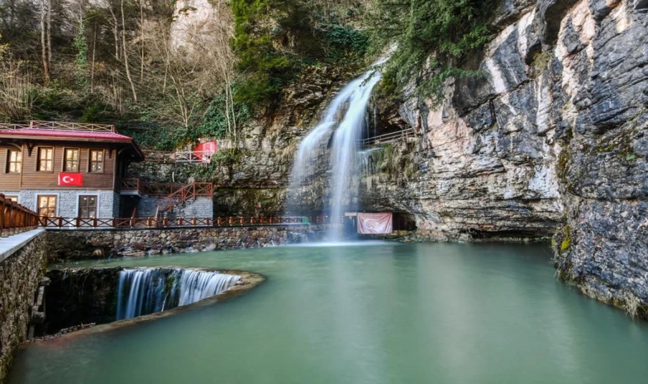 Trabzon'un turizm merkezlerine ziyaretçi akını