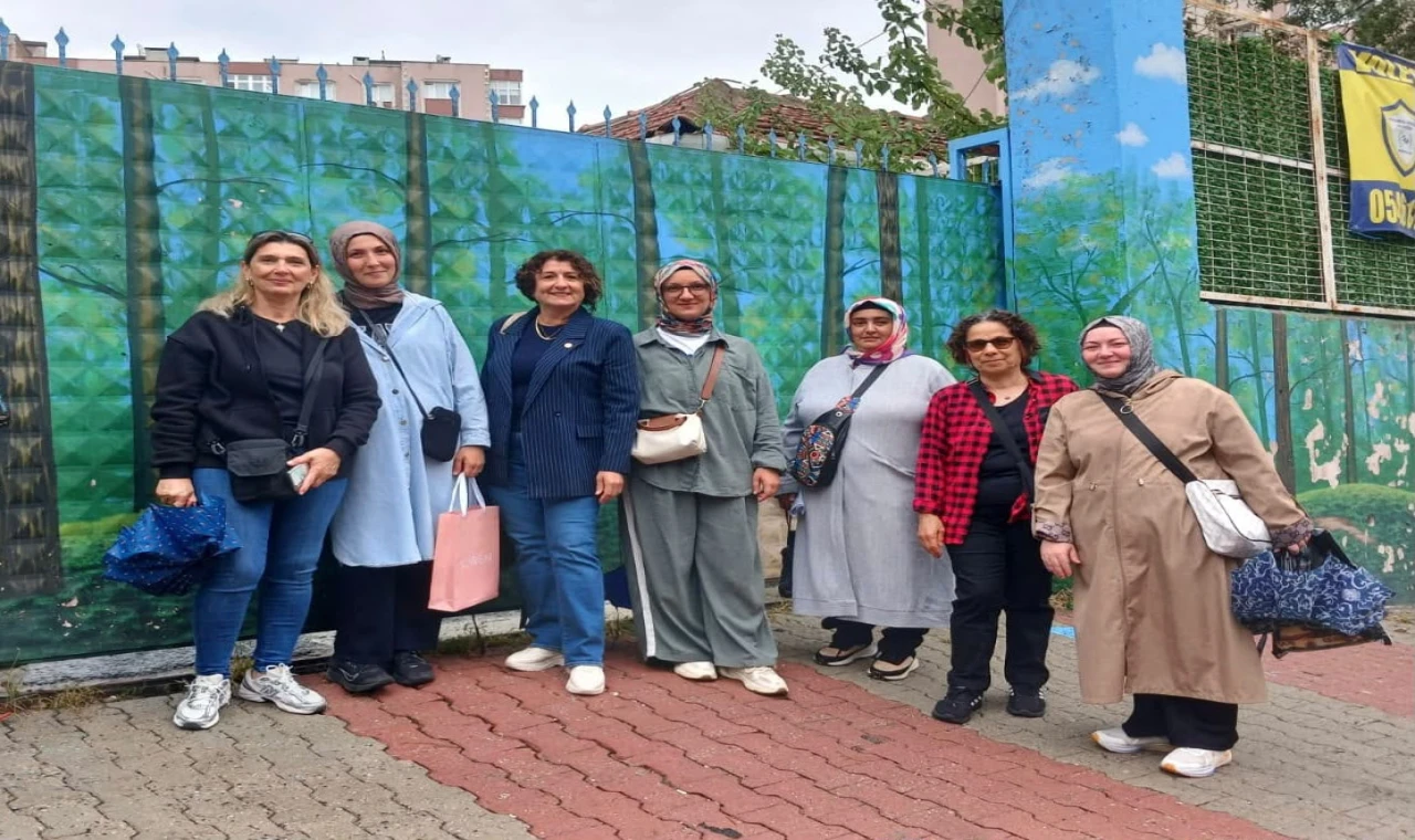 YENİ Parti Ataşehir'de velilerin yanında