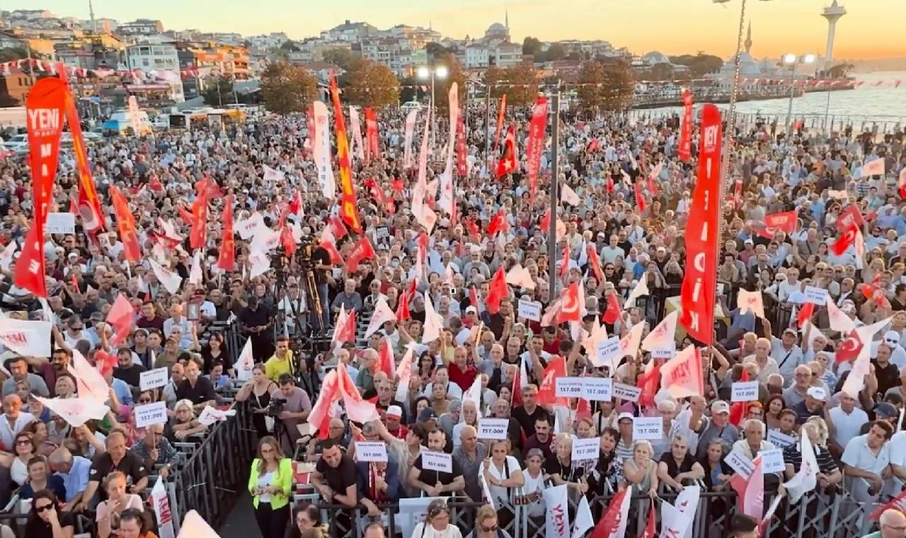 YENİ Parti  Üsküdar'da... Özgür Özel: Bize Sinemler, bize Ekremler yeter