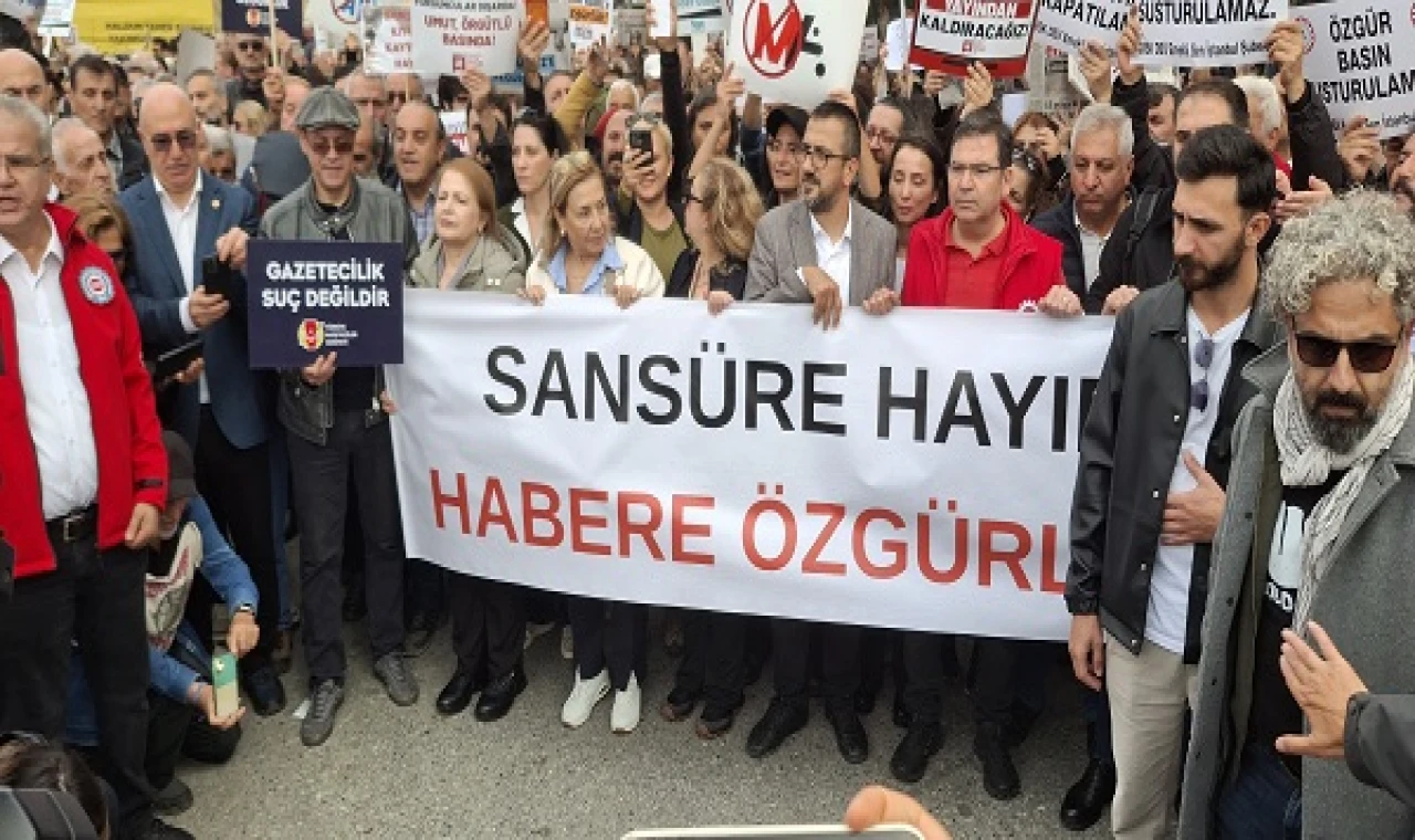 Gazeteciler ve yurttaşlar birçok kentte sokağa çıktı: Sansüre hayır, habere özgürlük!