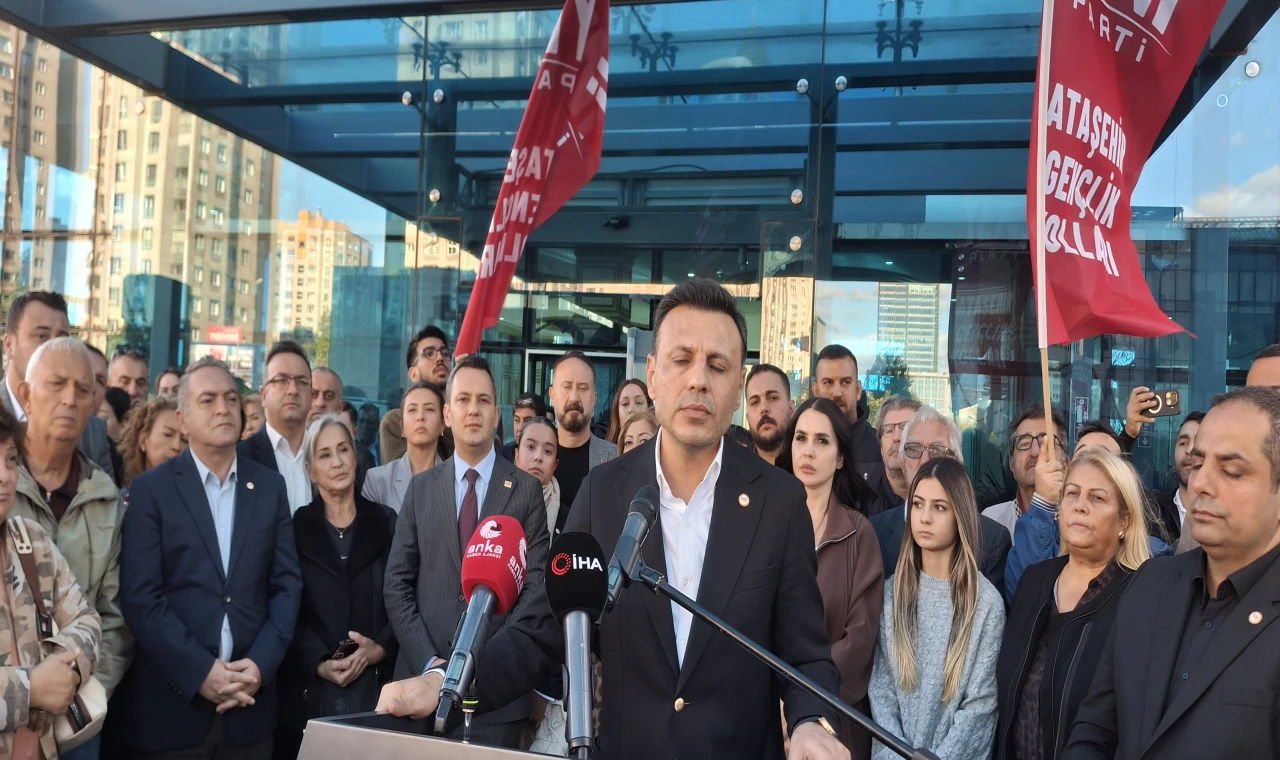 Özgür Çelik: 'Rantı için kurdukları Ataşehir'in Belediyesine çökmeye çalışıyorlar'