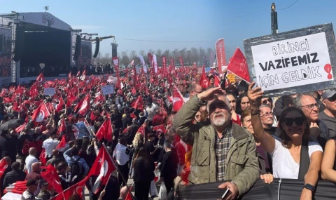 CHP'de büyük miting günü... Yüzbinler 'İmamoğlu' için Maltepe'de toplandı: Özgür Özel halka seslenecek!