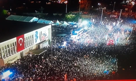 Gazeteciler ve siyasilere ev baskını! Çok sayıda gözaltı var