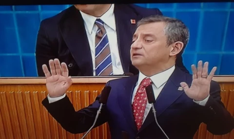 İmamoğlu'na kıskaç daralıyor! Özgür Özel'den kritik açıklamalar