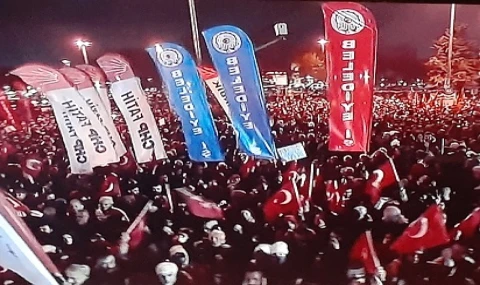Mansur Yavaş ve Özgür Özel Saraçhane'den seslendi: İstanbullunun iradesine sahip çıkıyoruz