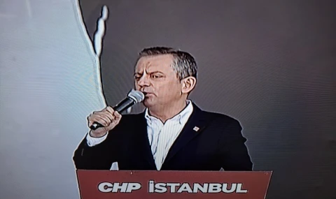 Özgür Özel 2 milyon kişiye seslendi! "Başımızdakiler cunta pozisyonundadır"