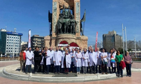 "Sokakta geçen son Tıp Bayramımız olsun"