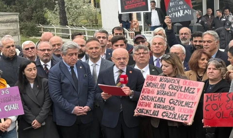 Toplumun Vicdanı Darbecilere Geçit Vermedi!