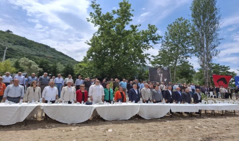 Müşküle'de Nâzım anılıyor