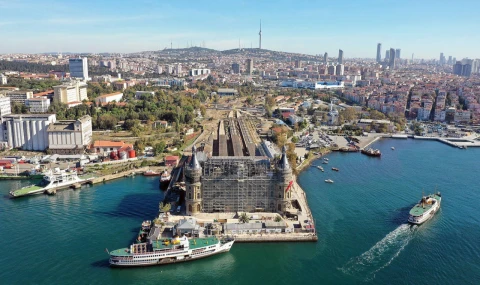 Son tren kalktığından bu yana nöbetteler