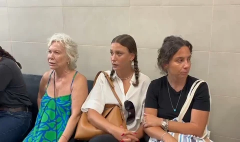 Ayşe Barım'ı oyuncular mahkemede de yalnız bırakmadı